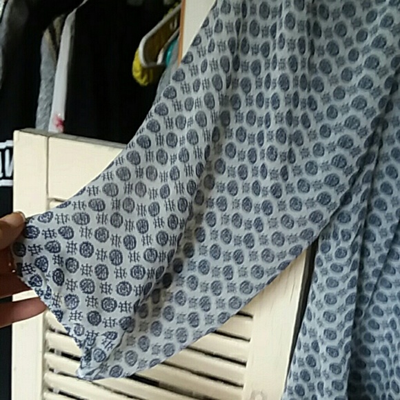 Daisy Fuentes 3/4 length sleeve blouse size large - Picture 2 of 4